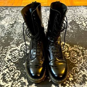 Dr. Marten’s Boots better than new!